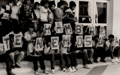 Manifestación de estudiantes en el Teatro Municipal de Antofagasta