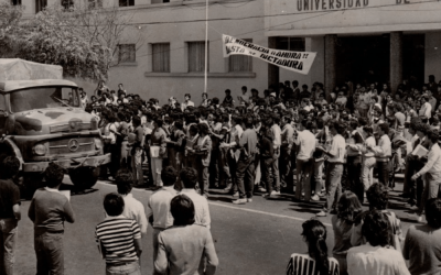 Manifestación en la entrada de la Universidad de Antofagasta, campus Angamos