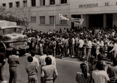 Manifestación en la entrada de la Universidad de Antofagasta, campus Angamos