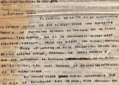 Carta que informa sobre detención de estudiante universitario en el Campamento de Prisioneros Tres Álamos